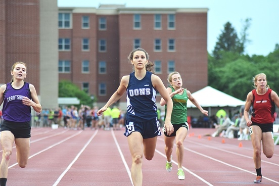 Marshfield Columbus Catholic's Alexandra Hutchison runs the 200-meter dash at the 2016 WIAA State Track & Field Championships at the University of Wisconsin-La Crosse on Friday. She had the top time in preliminaries (25.17) to qualify for Saturday's final. (Photo courtesy of Eric Lejeune/Hub City Times)