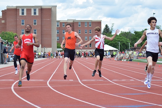 Marshfield's Calden Wojt finished in third place in the Division 1 boys 200-meter dash finals at the 2016 WIAA State Track & Field Championships at the University of Wisconsin-La Crosse Saturday. He earned his first career state medal after finishing in 21.99 seconds. (Photo courtesy of Eric LeJeune/Hub City Times)