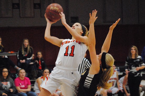 Stratford's Sammy Griesbach drives inside for a layup during the Tigers' win over Tomah on Friday night at Stratford High School. (Photo by Paul Lecker/MarshfieldAreaSports.com)